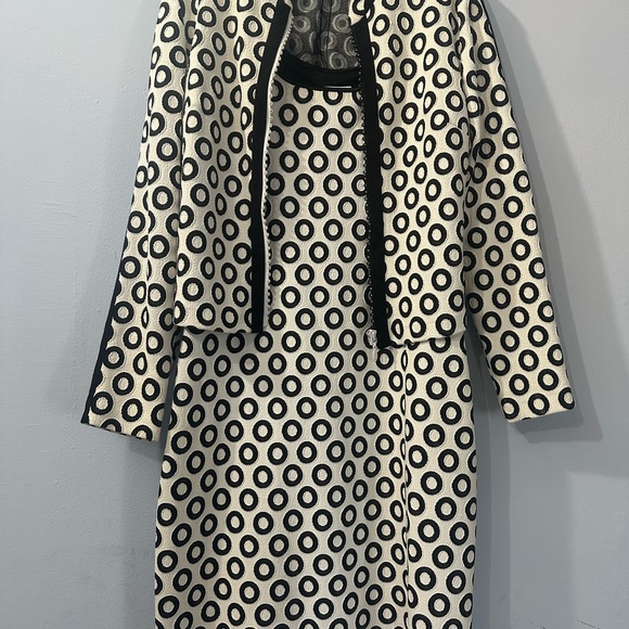 Joseph Ribkoff Black and White Circle Pattern Dress - Picture 2 of 4